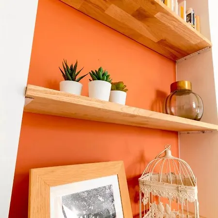 Le Chanzy-terrasse Privative شقة *