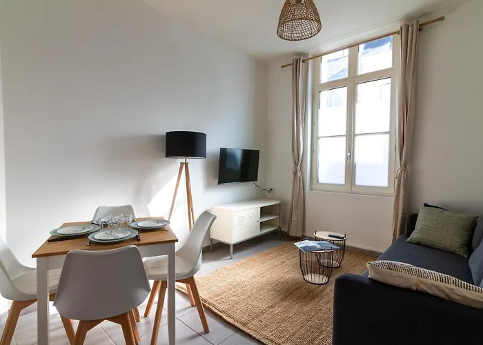 Le Chanzy-terrasse Privative Apartment *